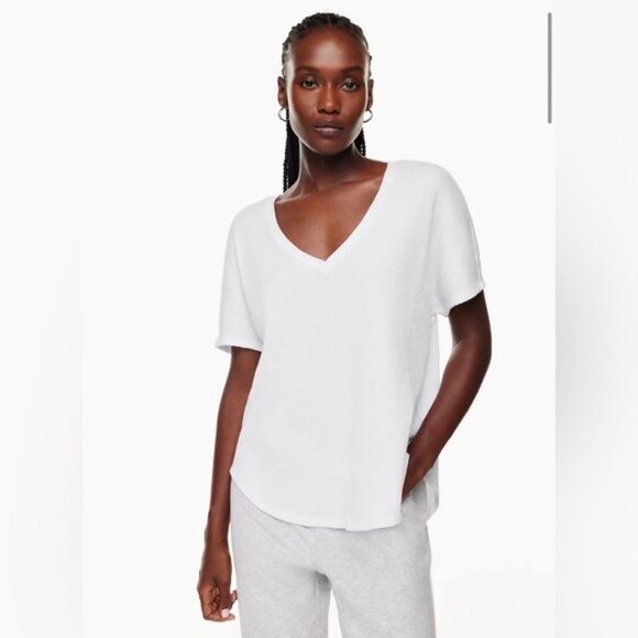 BNWT Babaton Berry T-Shirt - Picture 2 of 11